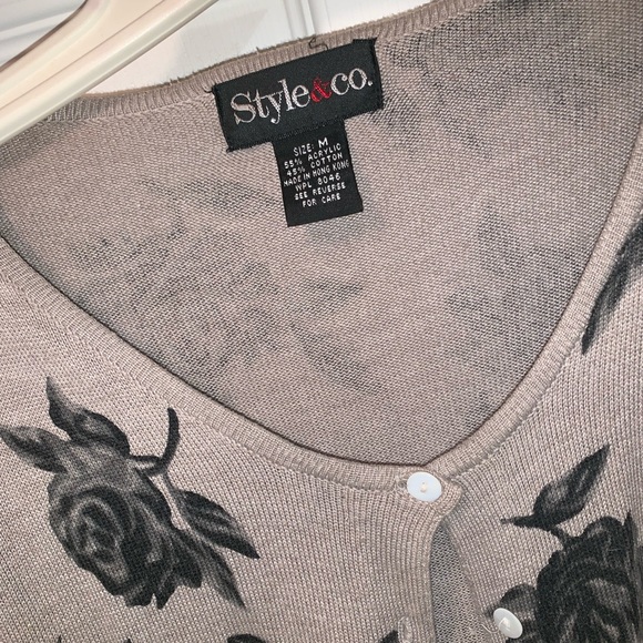 Roses Cardigan Button-Down - Picture 2 of 3